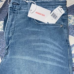 Good American straight w/ split pocket- NWT